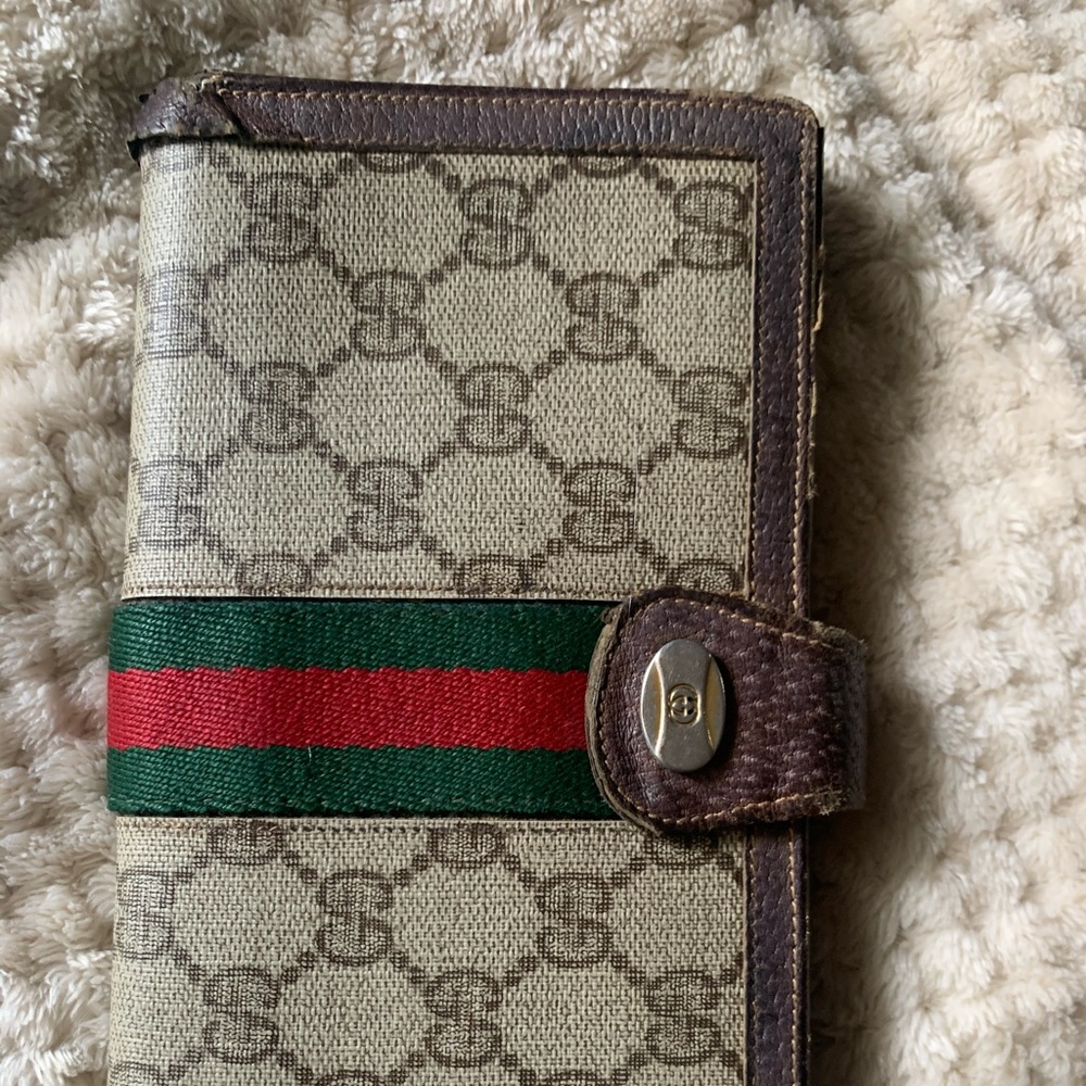Vintage Gucci wallet